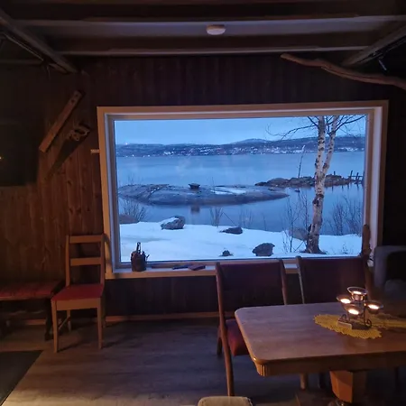 Arnebu * Kjerkevik